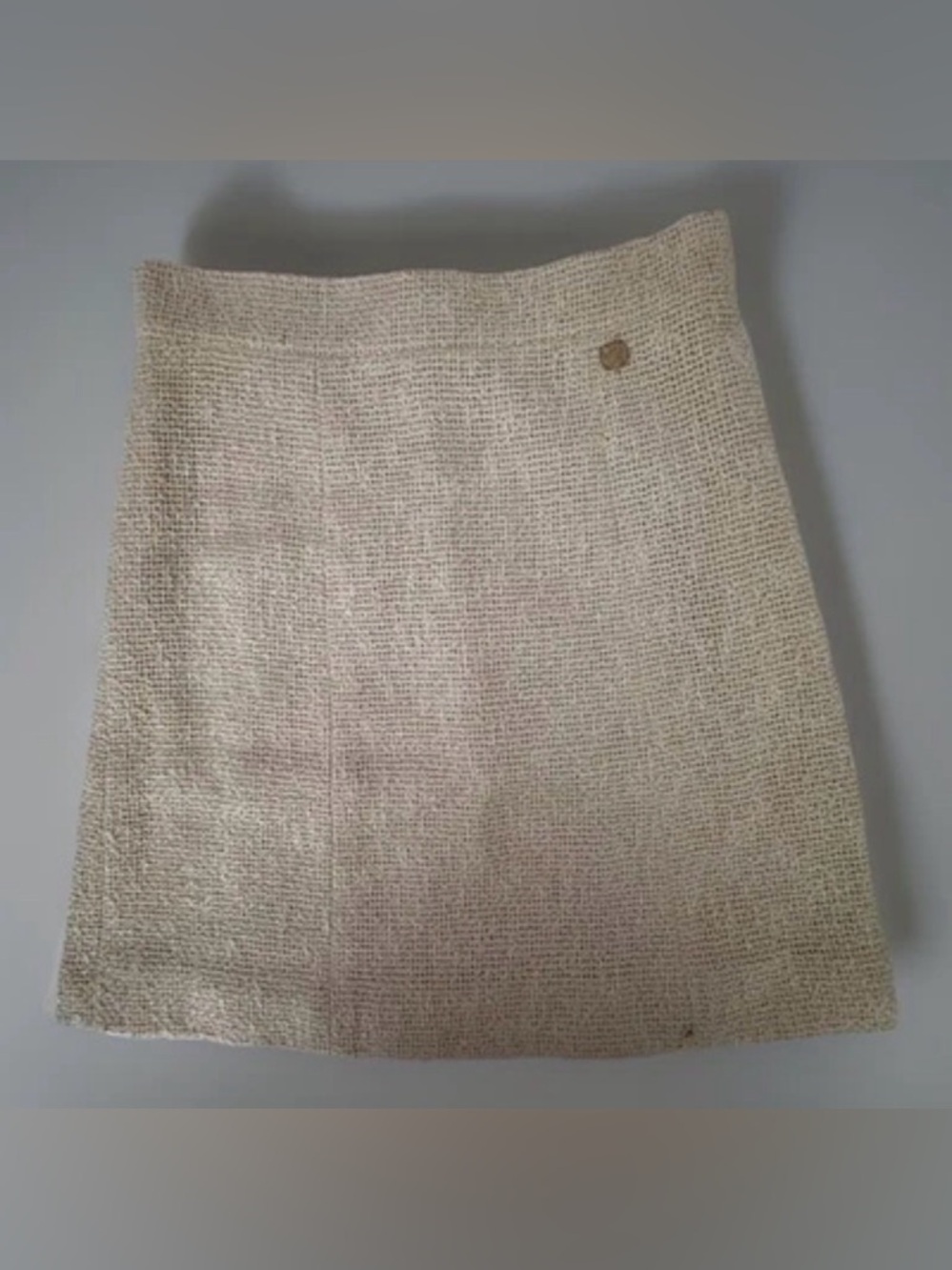CHANEL Cream Textured Mini Skirt - Picture 4 of 10
